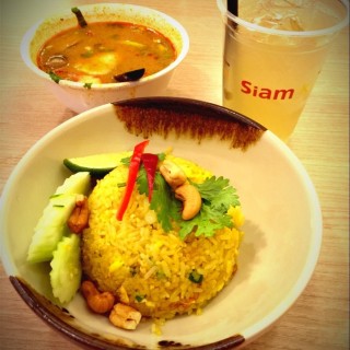 Tom Yam soup, pineapple fried rice and ice lemongrass drink. - dari Siam Kitchen (Little India Tekka Serangoon Road) di Little India Tekka Serangoon Road |Singapura