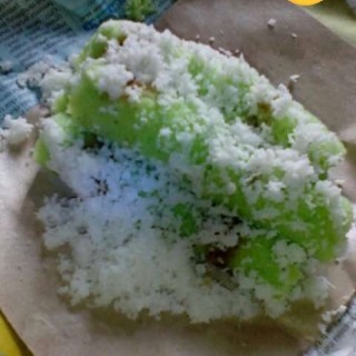 Kue Puthu Daun Suji - Tambaksari's Yunica's Cake (Tambaksari)|Surabaya