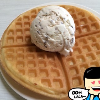 Waffles with ice cream - Ang Mo Kio / Waffles & Snacks (Ang Mo Kio)|Singapore