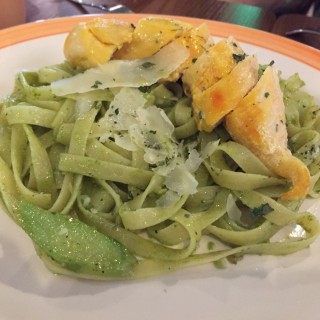 Slow cooked chicken with pesto fettuccine - 位於銅鑼灣的Gaba Concept (銅鑼灣) | 香港