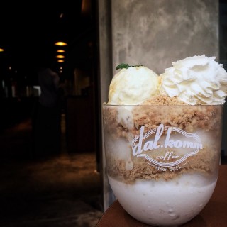 Apple Crumble Bingsu - ในSubang Jaya จากร้านDal.Komm Coffee (Subang Jaya)|Klang Valley