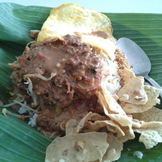 nasi pecel telor dadar - dari Warung Khas Jawa Timur Putri (Pondok Bambu) di Pondok Bambu |Jakarta