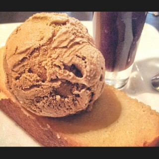 Old Fashioned Bread Pudding with Dark Caramel Ice Cream and Rum Sauce - Central Bus. Dist. / Myron's Place (Central Bus. Dist.)|Metro Manila