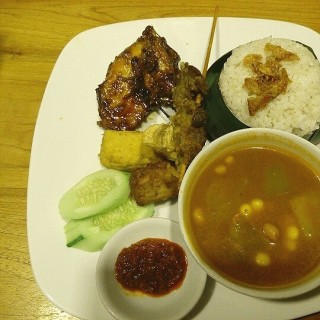 Nasi uduk + ayam bakar + tahu + tempe - Bangka Belitung's Warung Ayam Goreng Jabrik (Bangka Belitung)|Other Cities