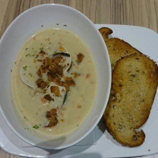 Clam chowder with toast - 位於City Hall的The House Of Robert Timms (City Hall) | 新加坡