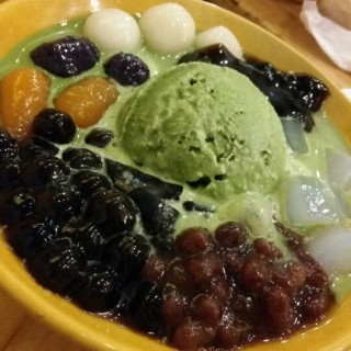 Hong Tang Grass Jelly Dessert with Ice Cream - ในPluit จากร้านHong Tang (Sweet Poetry) (Pluit)|Jakarta