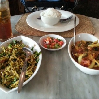 Ganemo Bunga Pepaya dan Cumi - dari Dapur Manado (Yogyakarta Tengah) di Yogyakarta Tengah |Yogyakarta