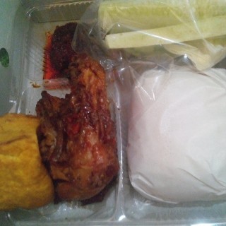Ayam bakar - 位於Tebet的Ayam Bakar Mas Mono (Tebet) | 雅加達