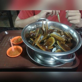 kerang hijau goreng, kerang dara, kerang bulu - ในFatmawati จากร้านKerang Kiloan Pak Rudi (Fatmawati)|Jakarta