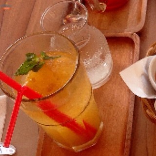 Sparkling Plum Soda - dari The Pizza Company (พิซซ่า คอมพานี) (ปทุมวัน) di ปทุมวัน |Bangkok