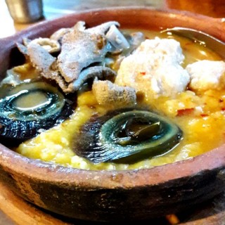 โจ๊กต้มยำ+หมูเด้ง+ตับ+ไส้อ่อน+ไข่เยี่ยวม้า+หมี่กรอบ - dari โจ๊กเปิดหม้อ (บางหว้า) di บางหว้า |Bangkok