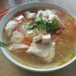 fish slice mee hon soup - dari Kedai Kopi Sin Houng Kee (Kota Kinabalu) di Kota Kinabalu |Sabah