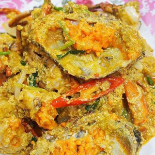 ปูไข่ผัดผงกะหรี่ - 位于คลองขวาง的แม่กลองหัวปลาหม้อไฟ (Dup.216707) (คลองขวาง) | 曼谷