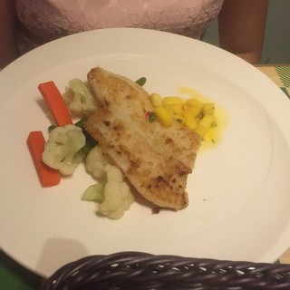 Grilled Fillet of Fish with Ebi Fry & Mango Salsa Sauce - 位於Marine Parade的Jack's Place (Marine Parade) | 新加坡